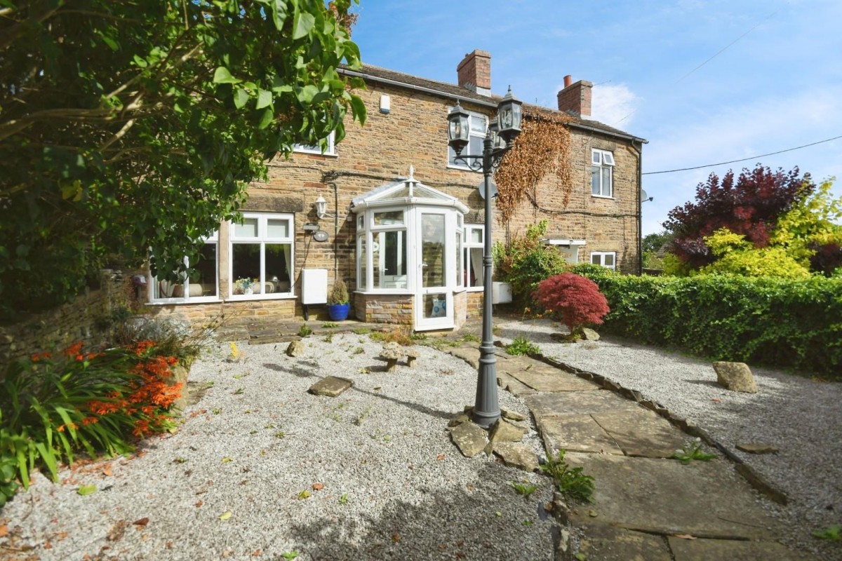 Hollins Cottage, Hollins, Old Brampton, Chesterfield, S42 7JR