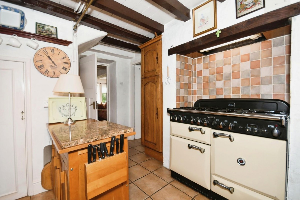 Hollins Cottage, Hollins, Old Brampton, Chesterfield, S42 7JR