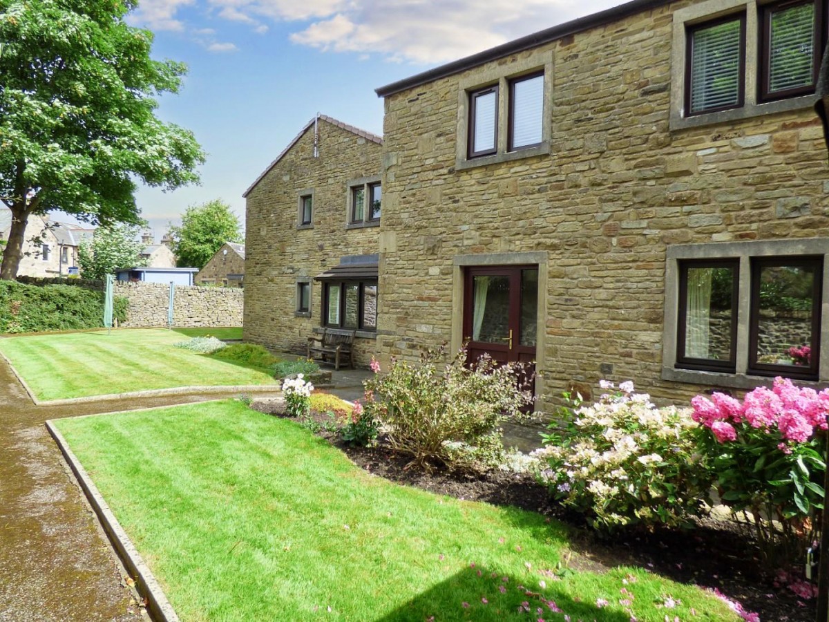 Ground Floor Apartment. Ivy House Gardens, Gargrave, Skipton