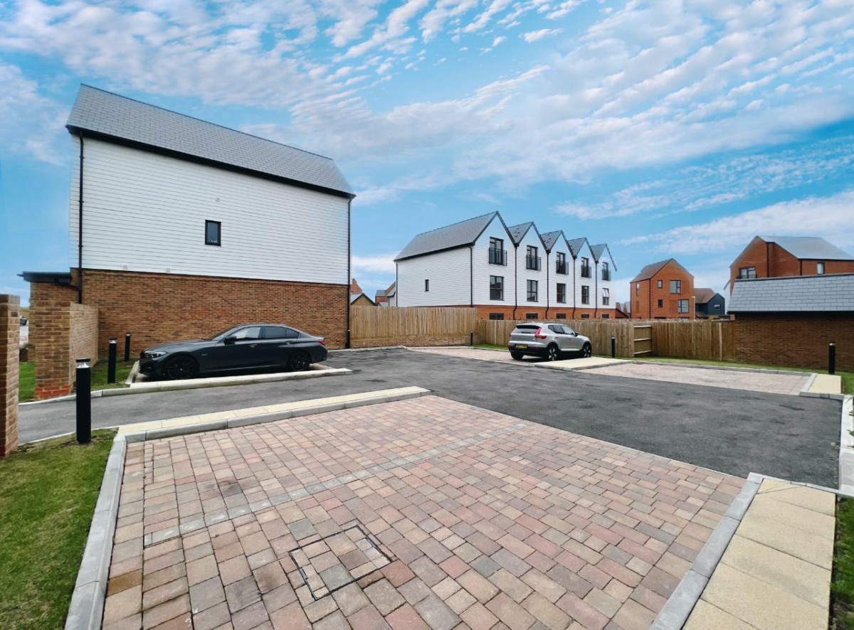 Highwood Drive, Chilmington Green