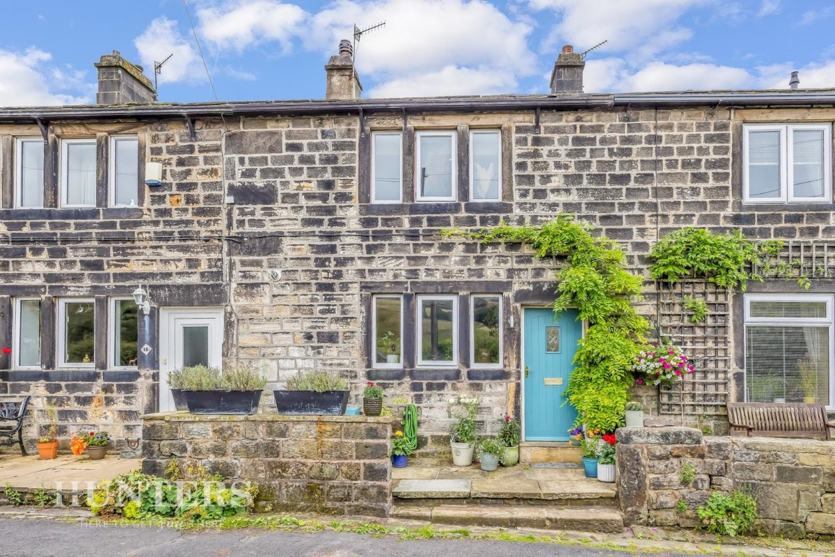 Top O'th Close Road, Walsden, Todmorden, OL14 7UT