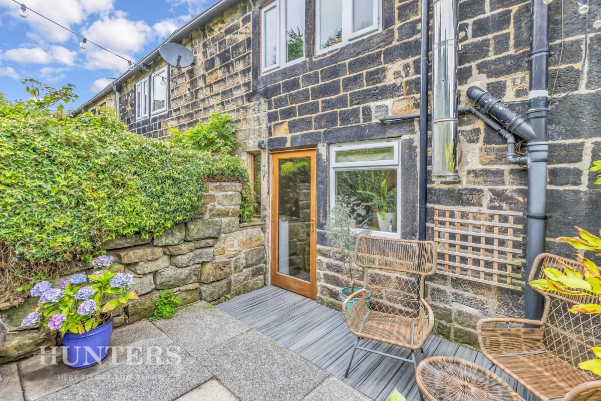 Top O'th Close Road, Walsden, Todmorden, OL14 7UT