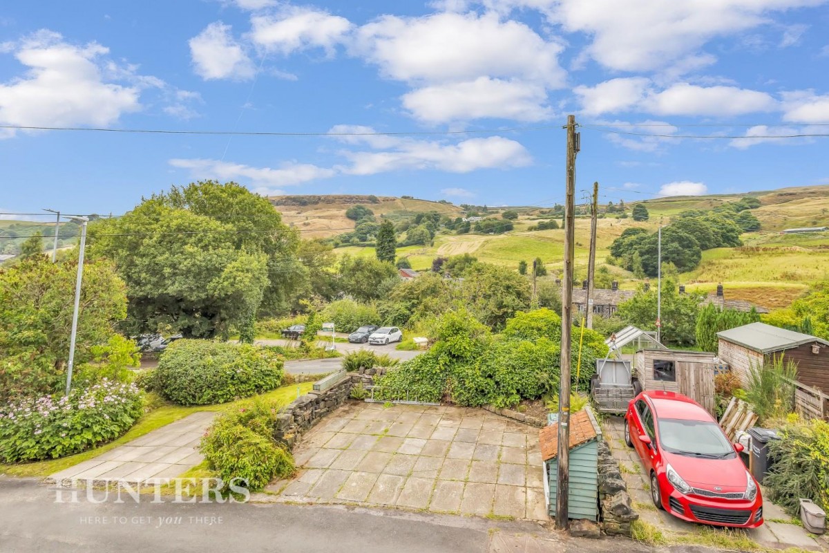 Top O'th Close Road, Walsden, Todmorden, OL14 7UT