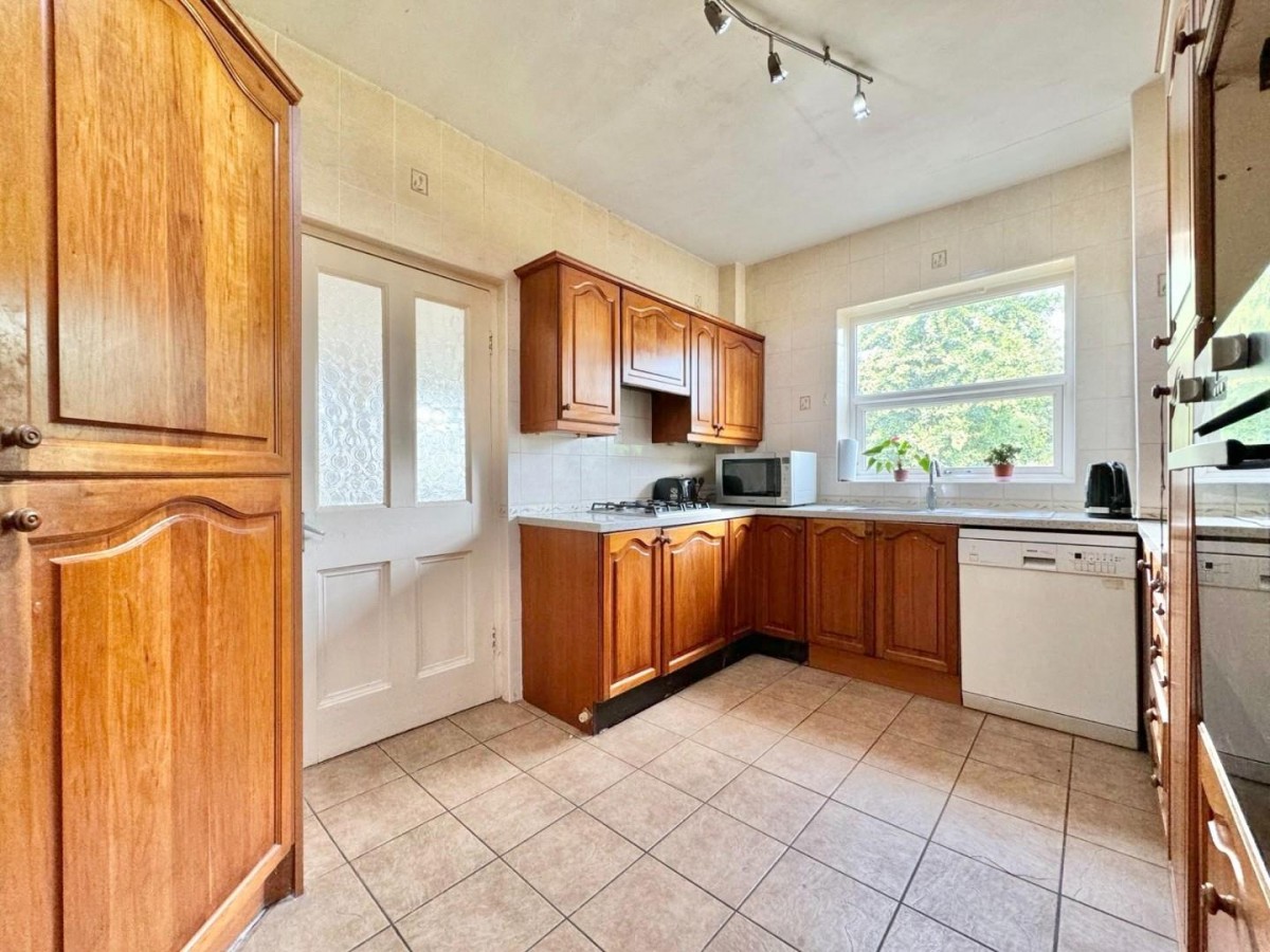 Doncaster Road, Darfield, Barnsley, S73 9JB