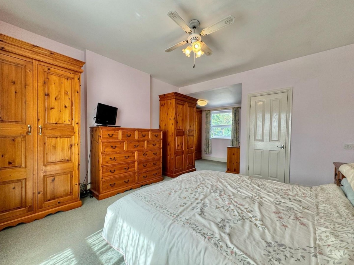 Doncaster Road, Darfield, Barnsley, S73 9JB