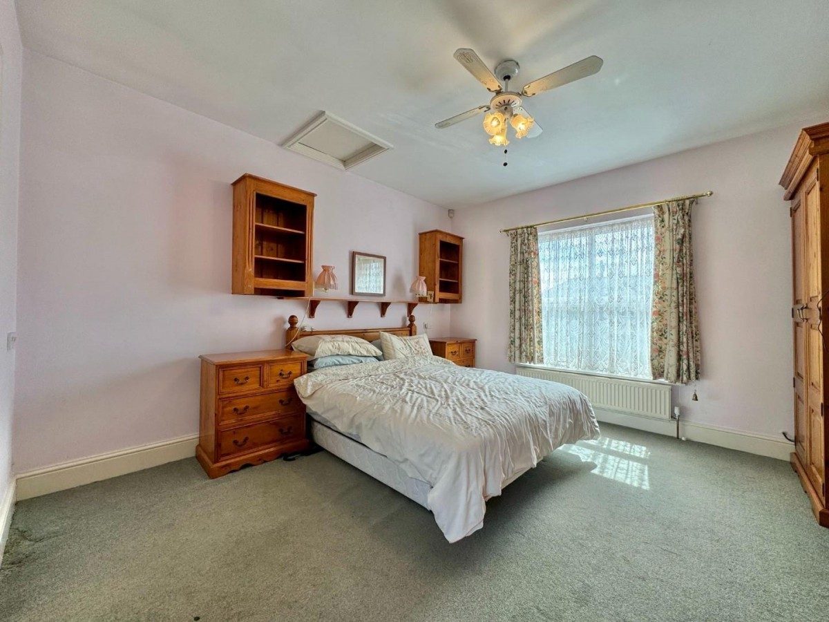 Doncaster Road, Darfield, Barnsley, S73 9JB
