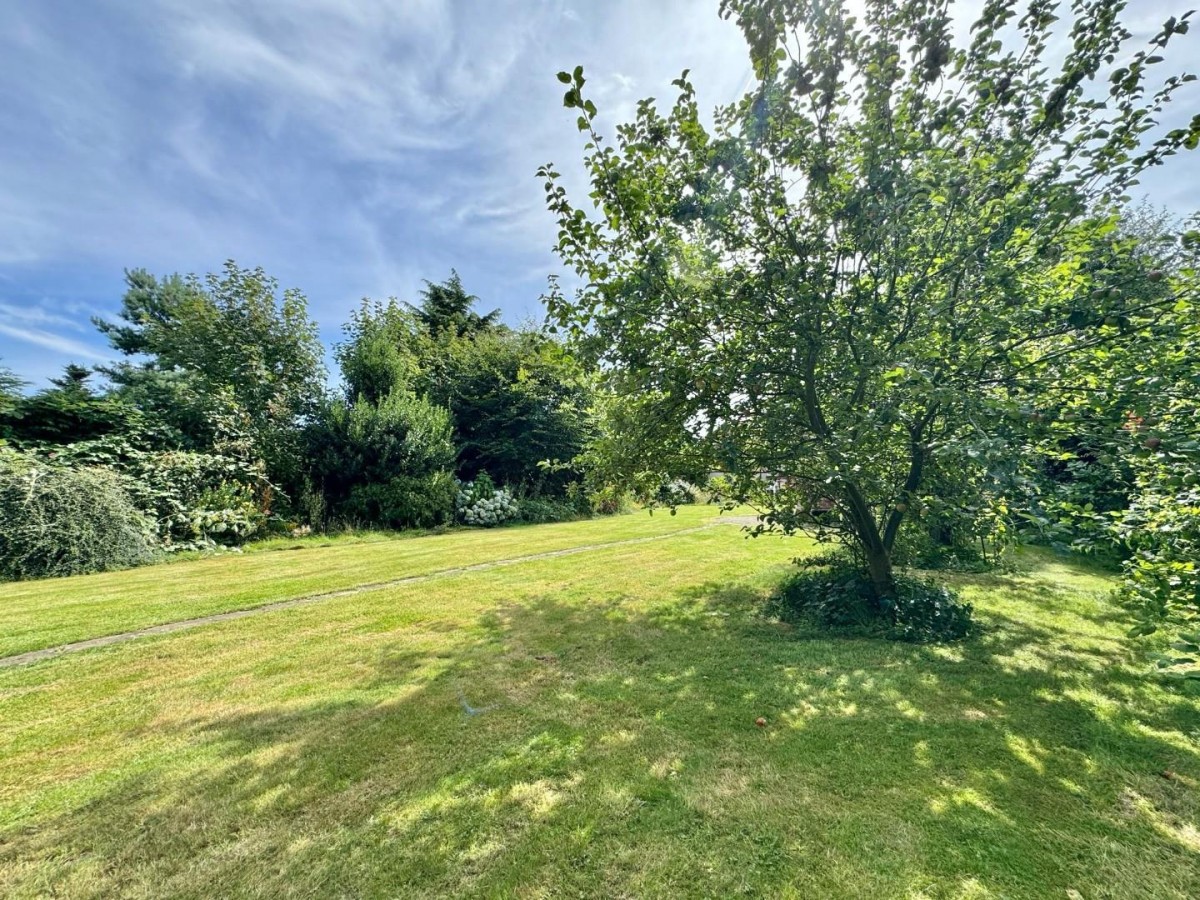 Doncaster Road, Darfield, Barnsley, S73 9JB