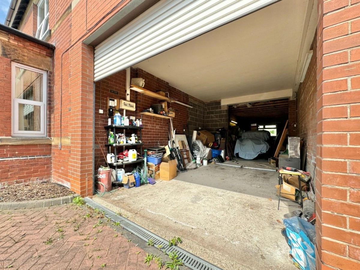 Doncaster Road, Darfield, Barnsley, S73 9JB
