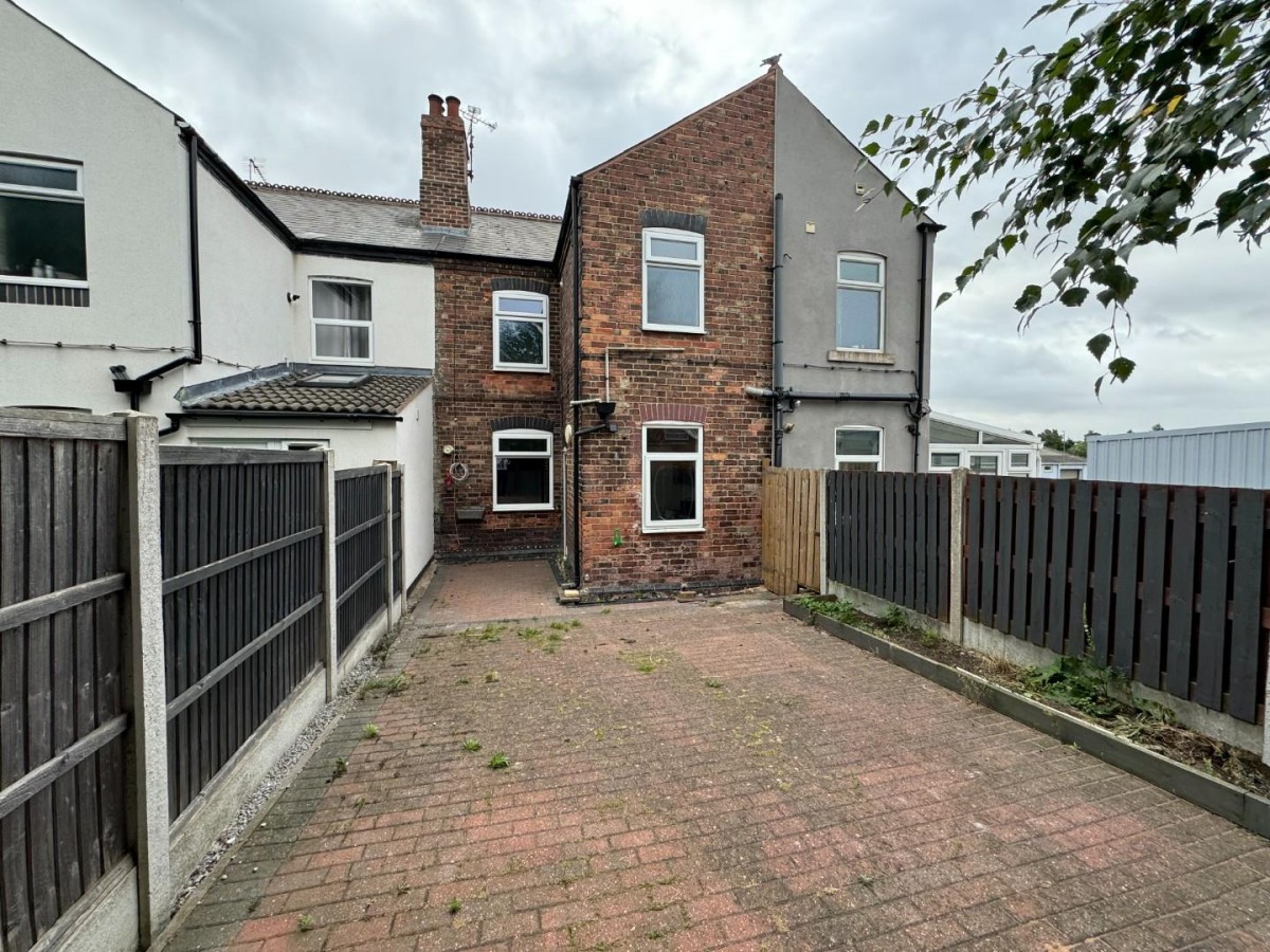 Wateringbury Grove, Staveley, Chesterfield, S43 3TS