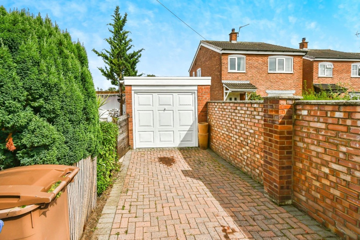 Moorfield Drive, Wilberfoss, York, YO41 5PZ