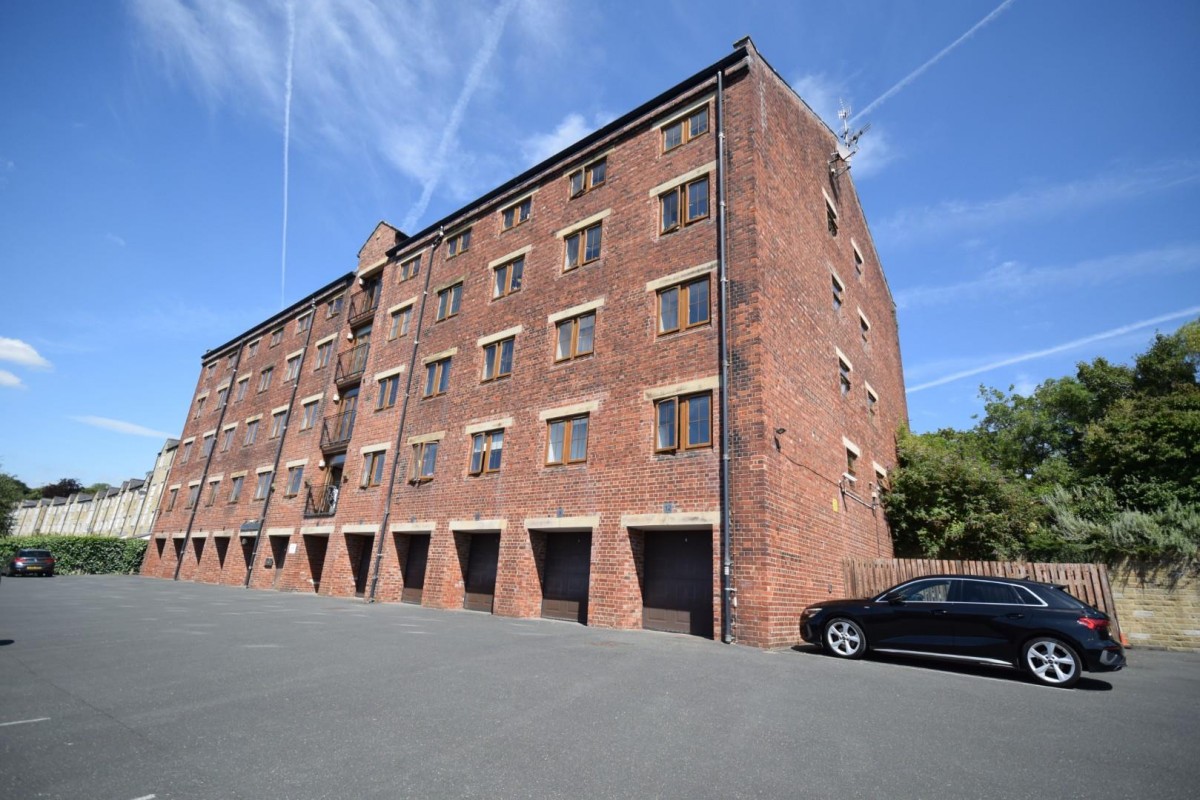 Towpath House, Canal Road, Riddlesden, Keighley