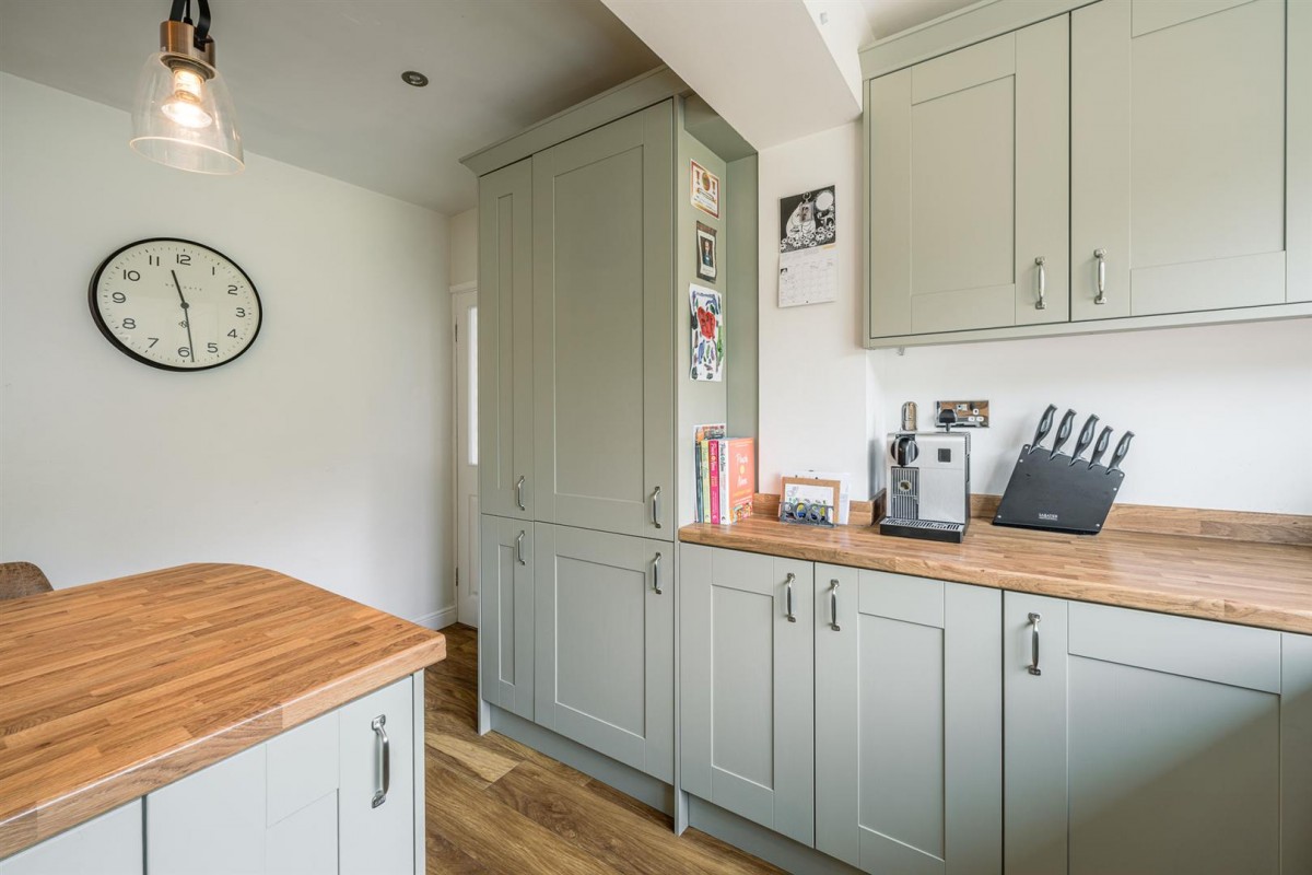 Sandhurst Avenue, Pedmore, DY9 0XG