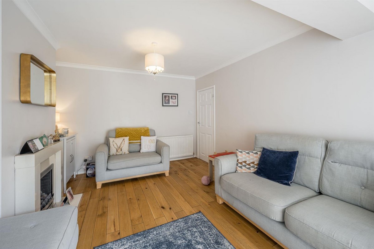 Sandhurst Avenue, Pedmore, DY9 0XG