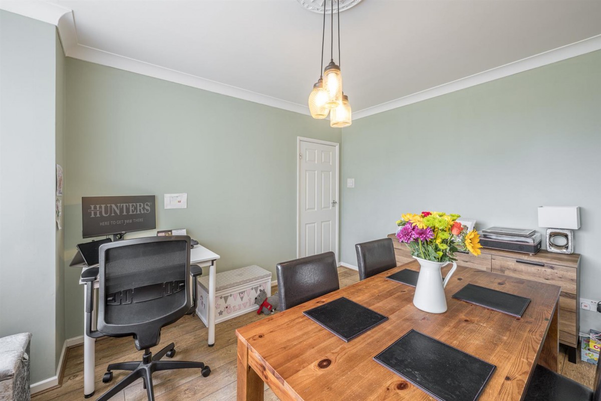 Sandhurst Avenue, Pedmore, DY9 0XG