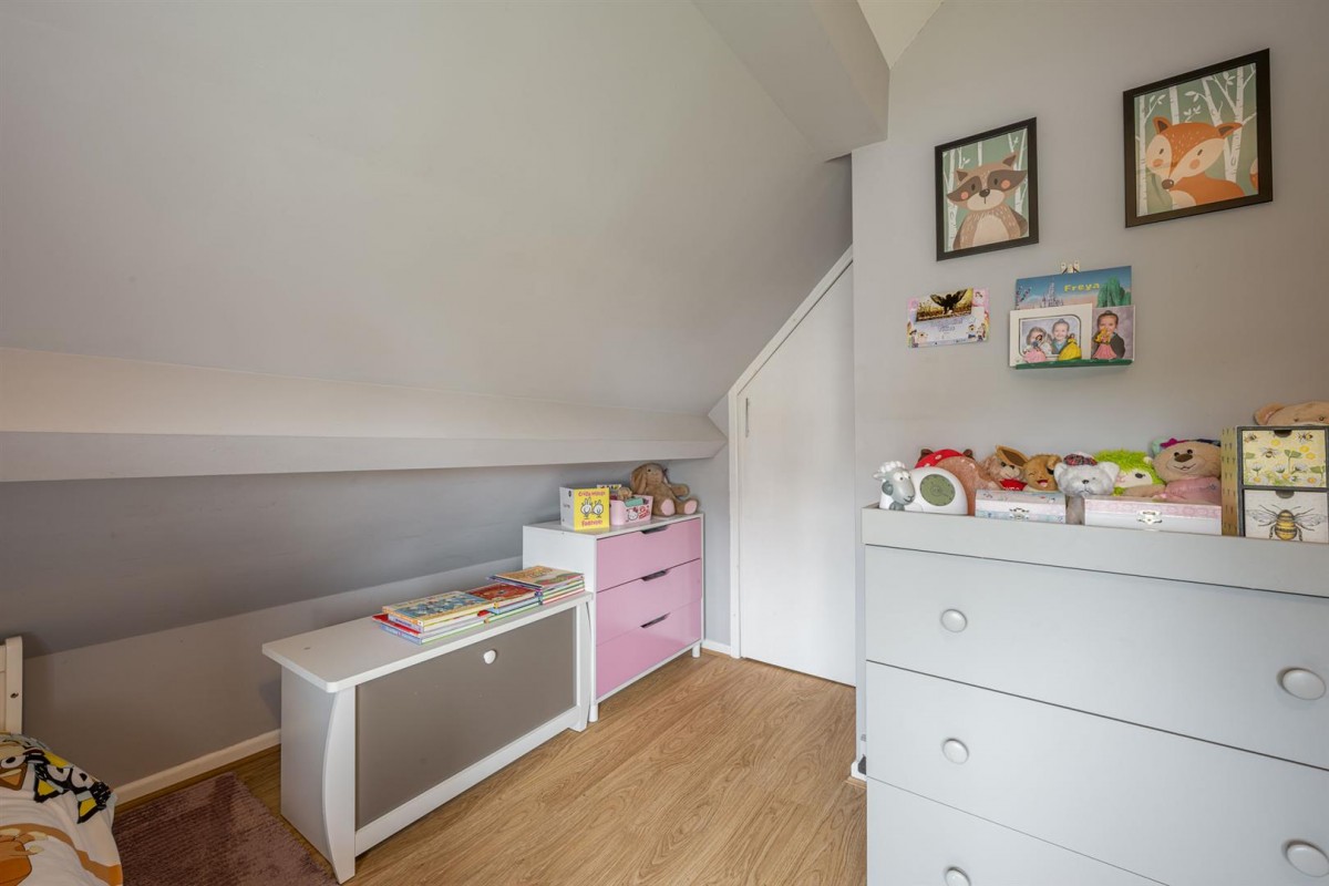 Sandhurst Avenue, Pedmore, DY9 0XG