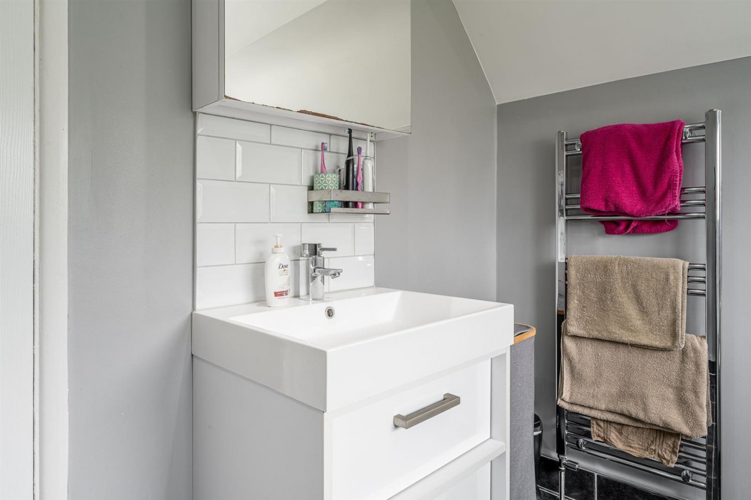 Sandhurst Avenue, Pedmore, DY9 0XG