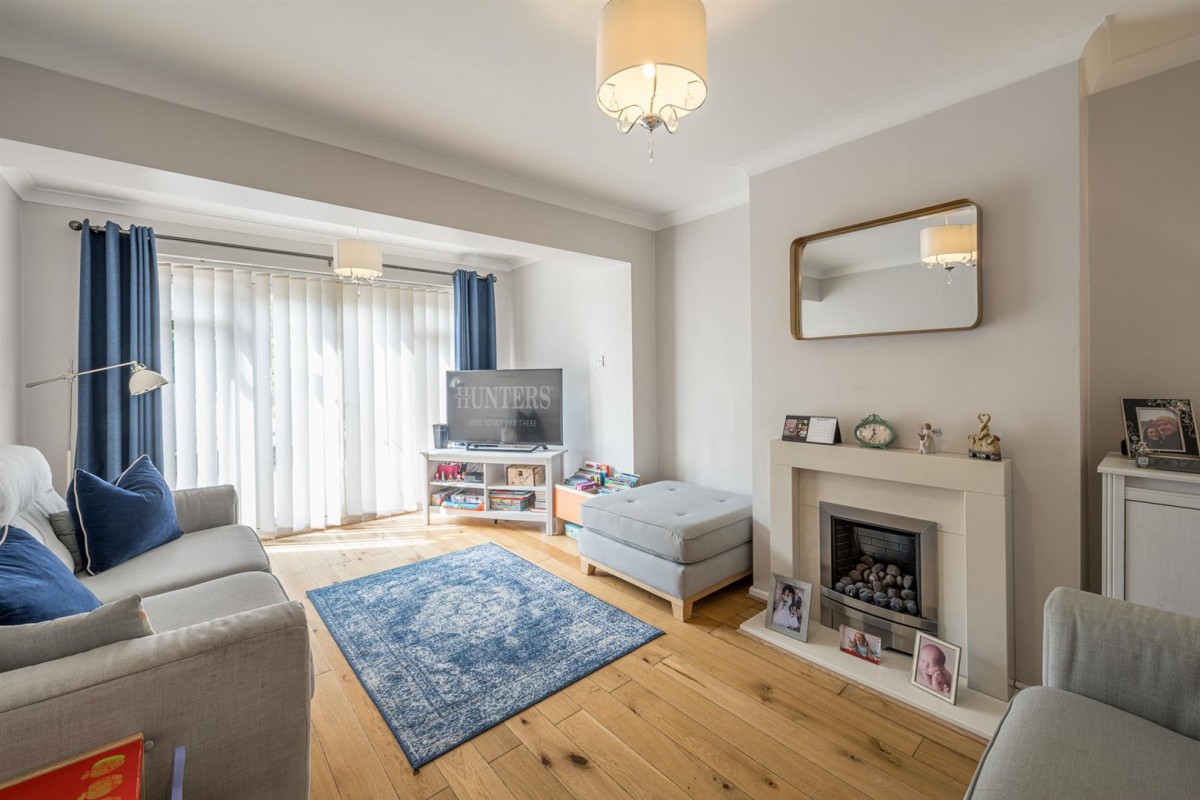 Sandhurst Avenue, Pedmore, DY9 0XG