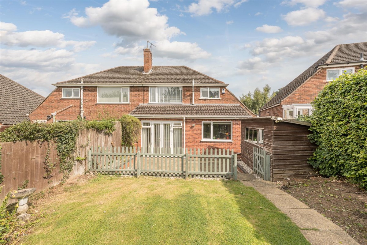 Sandhurst Avenue, Pedmore, DY9 0XG