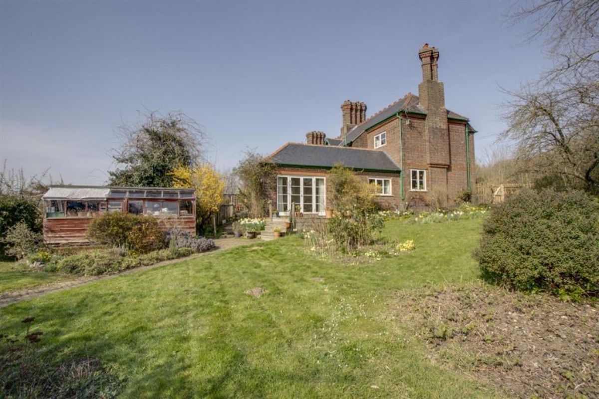 Parkview Cottages, Missenden Road, Amersham, Buckinghamshire, HP7 0RH