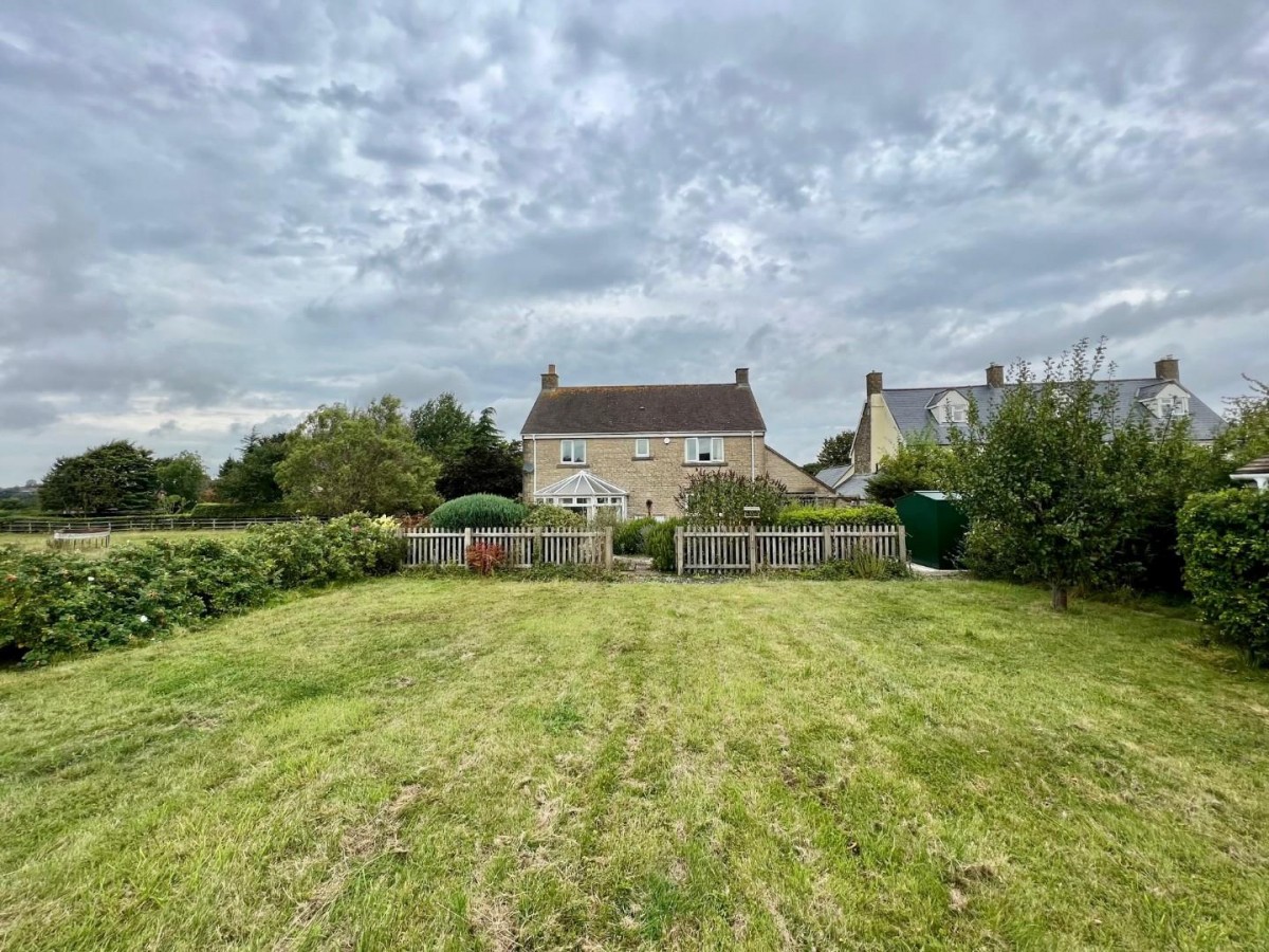 Upthorpe, Cam, GL11