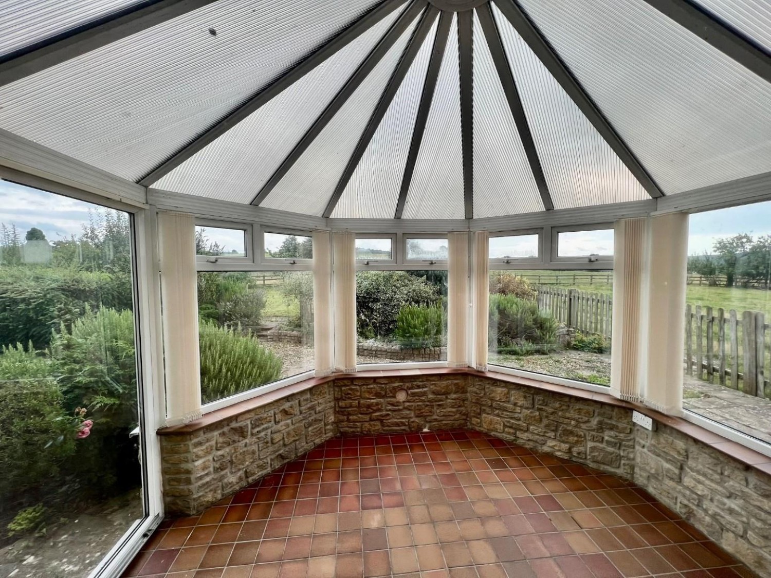 Upthorpe, Cam, GL11