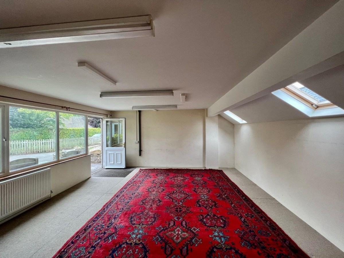 Upthorpe, Cam, GL11