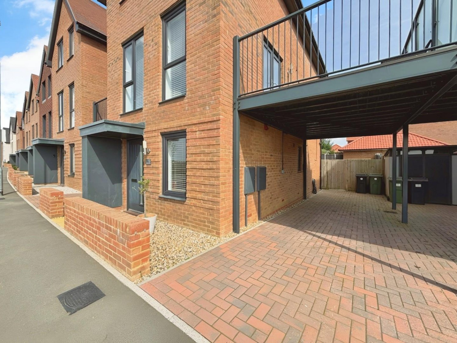 Discovery Drive, Kingsnorth