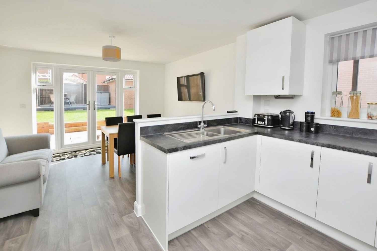 Discovery Drive, Kingsnorth