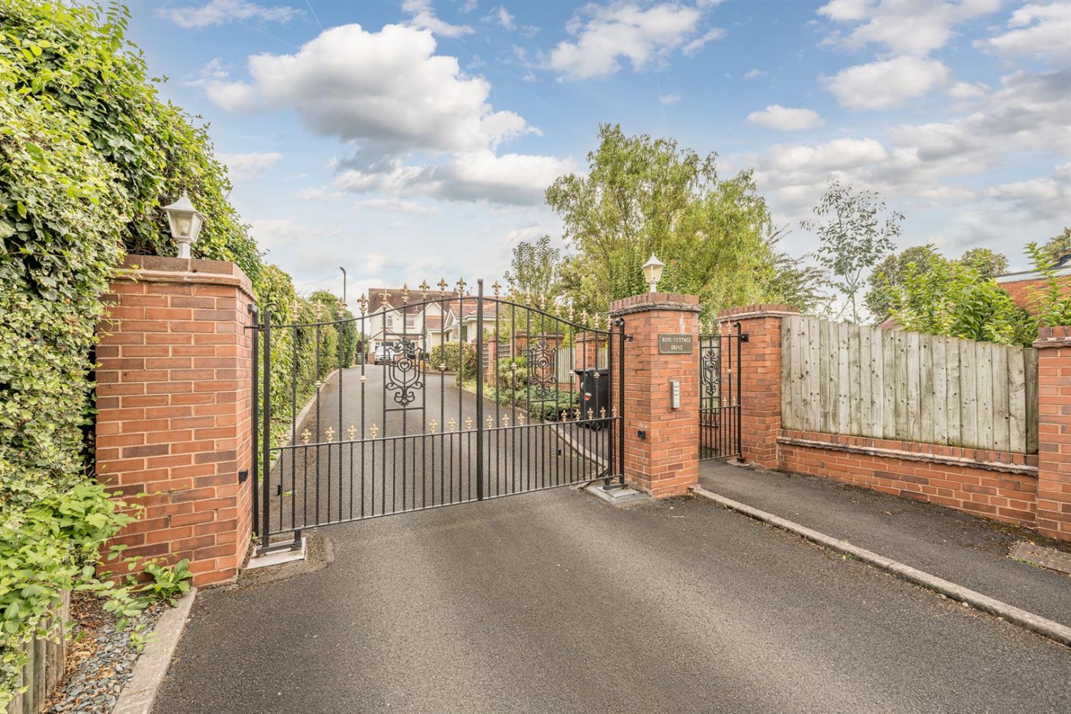 Rose Cottage Drive, Stourbridge, DY8 5PF
