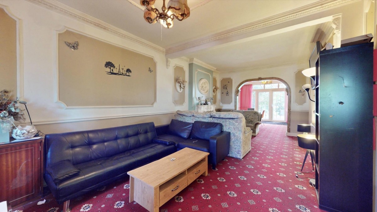 Adelaide Gardens, Chadwell Heath, RM6
