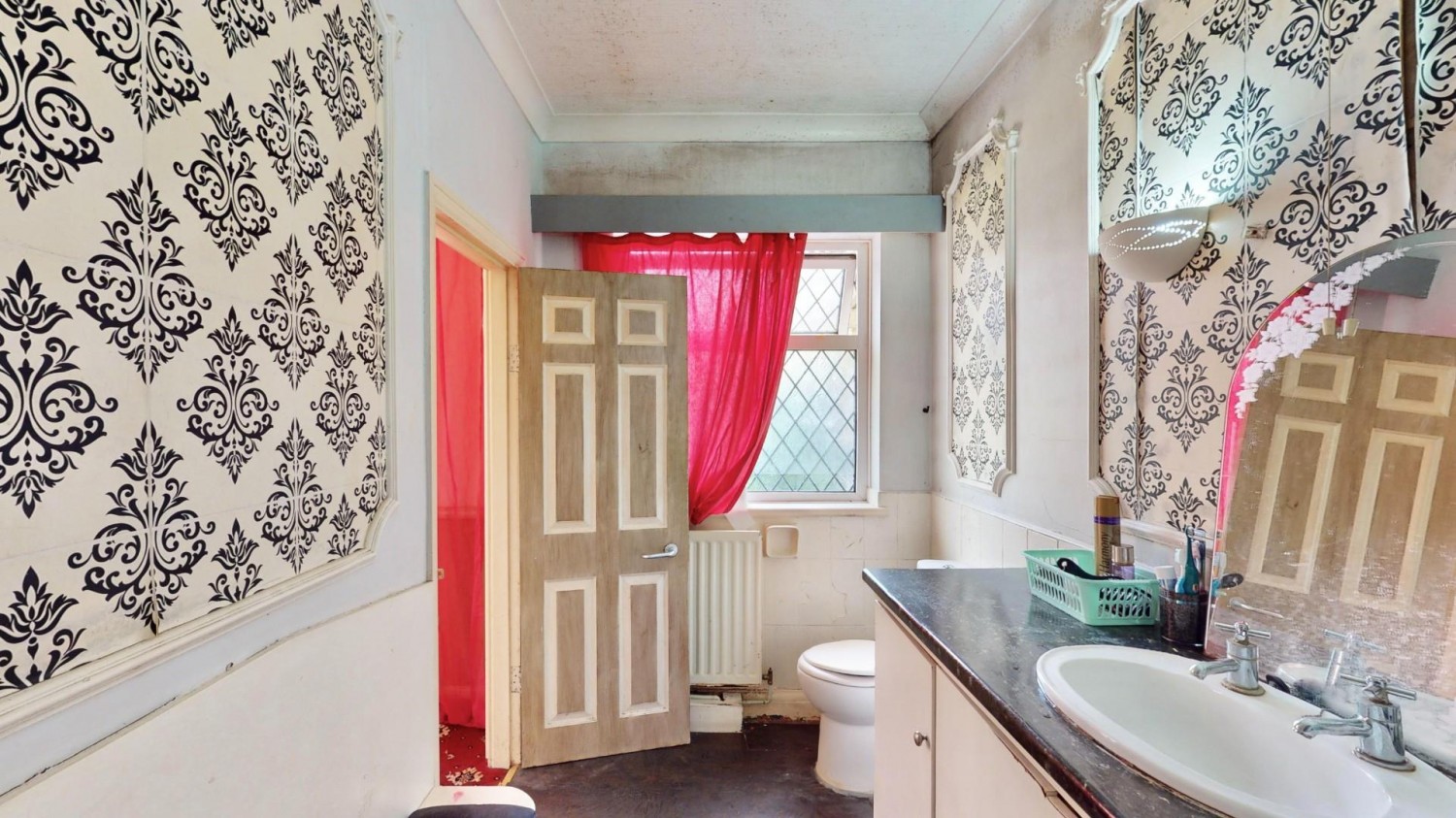 Adelaide Gardens, Chadwell Heath, RM6