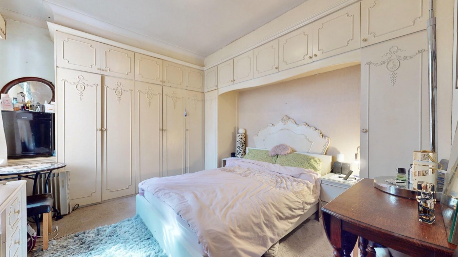 Adelaide Gardens, Chadwell Heath, RM6