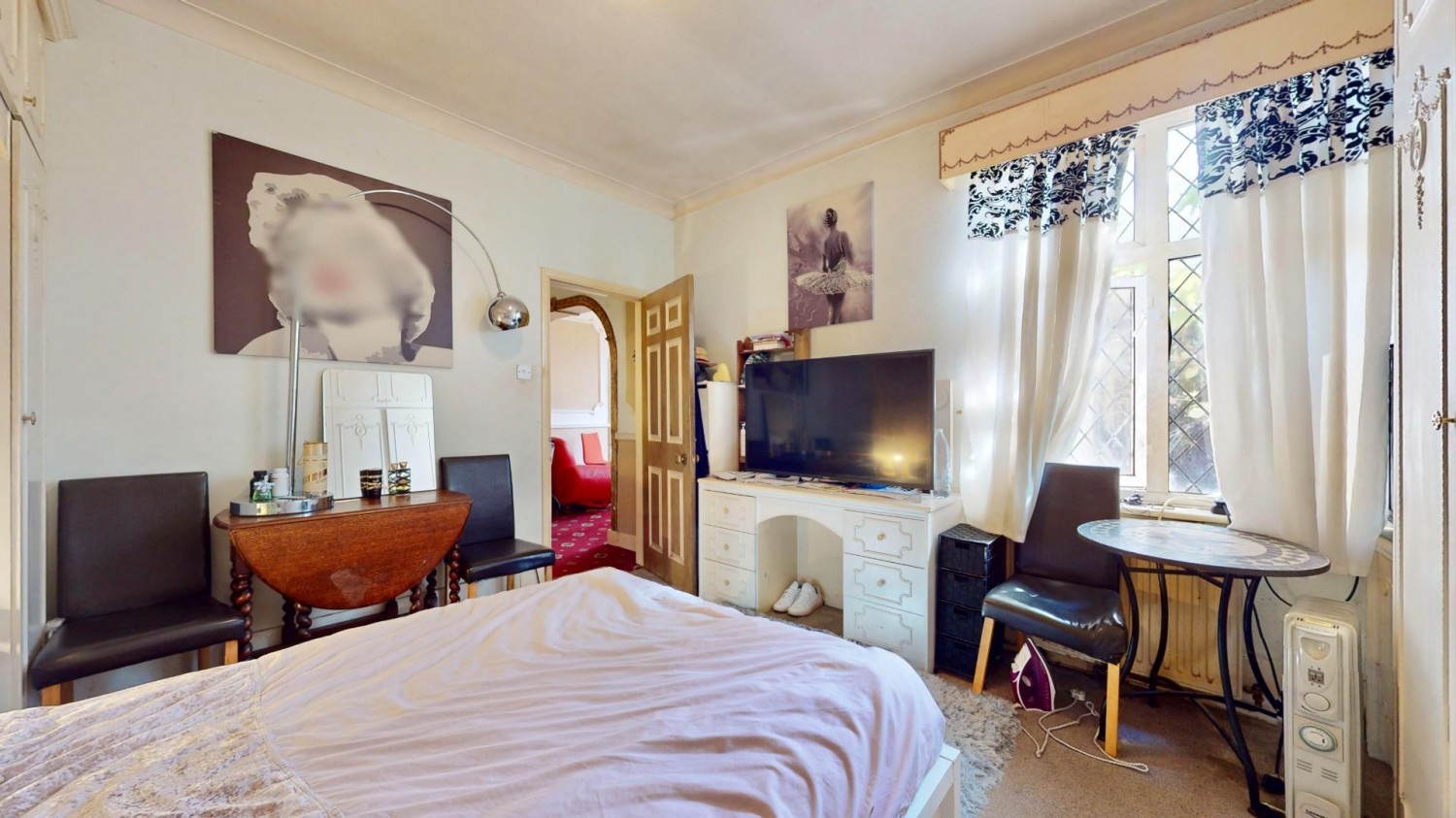 Adelaide Gardens, Chadwell Heath, RM6