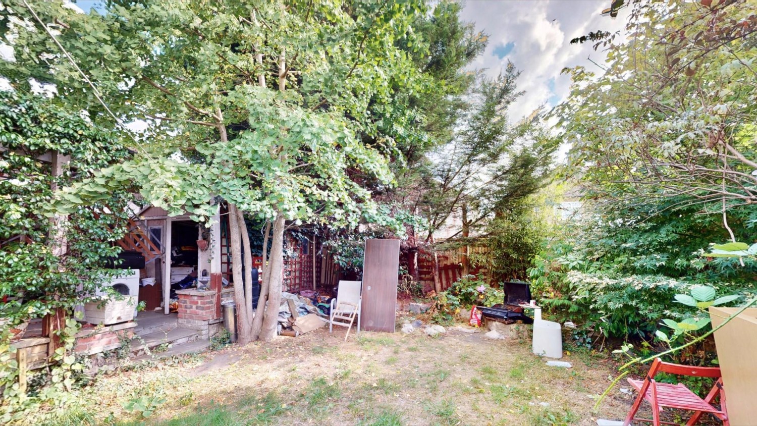 Adelaide Gardens, Chadwell Heath, RM6