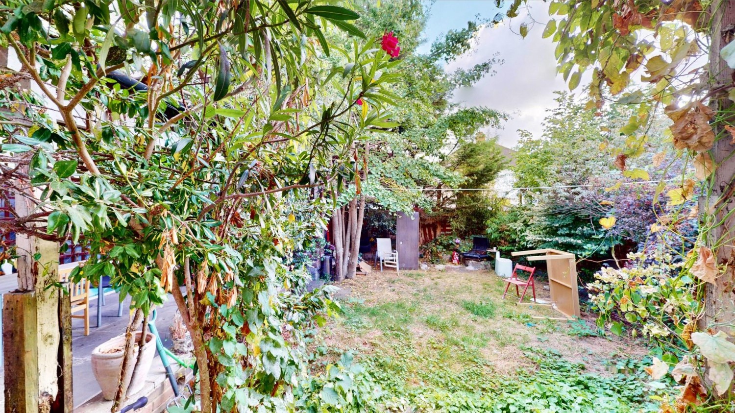 Adelaide Gardens, Chadwell Heath, RM6