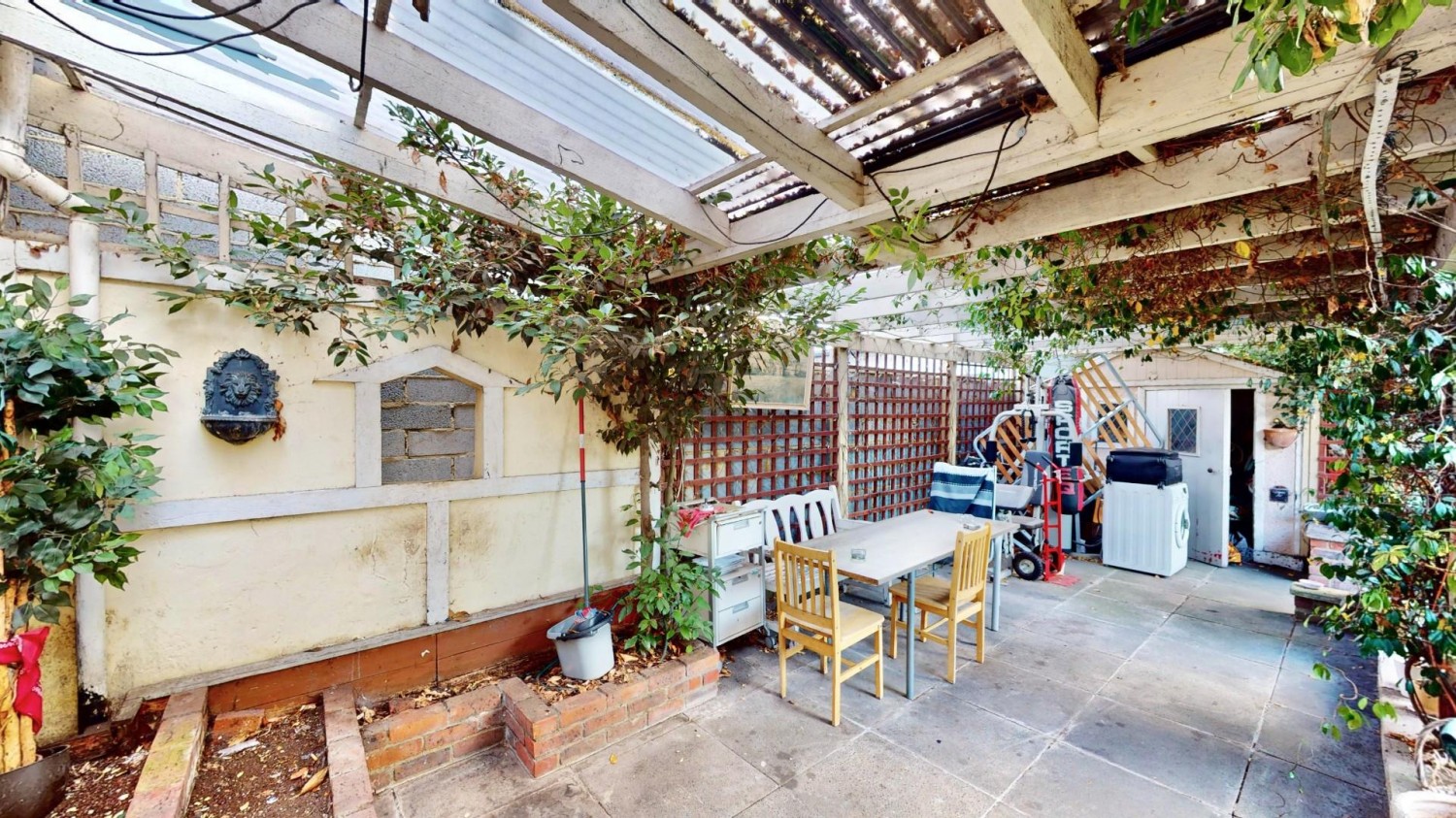 Adelaide Gardens, Chadwell Heath, RM6