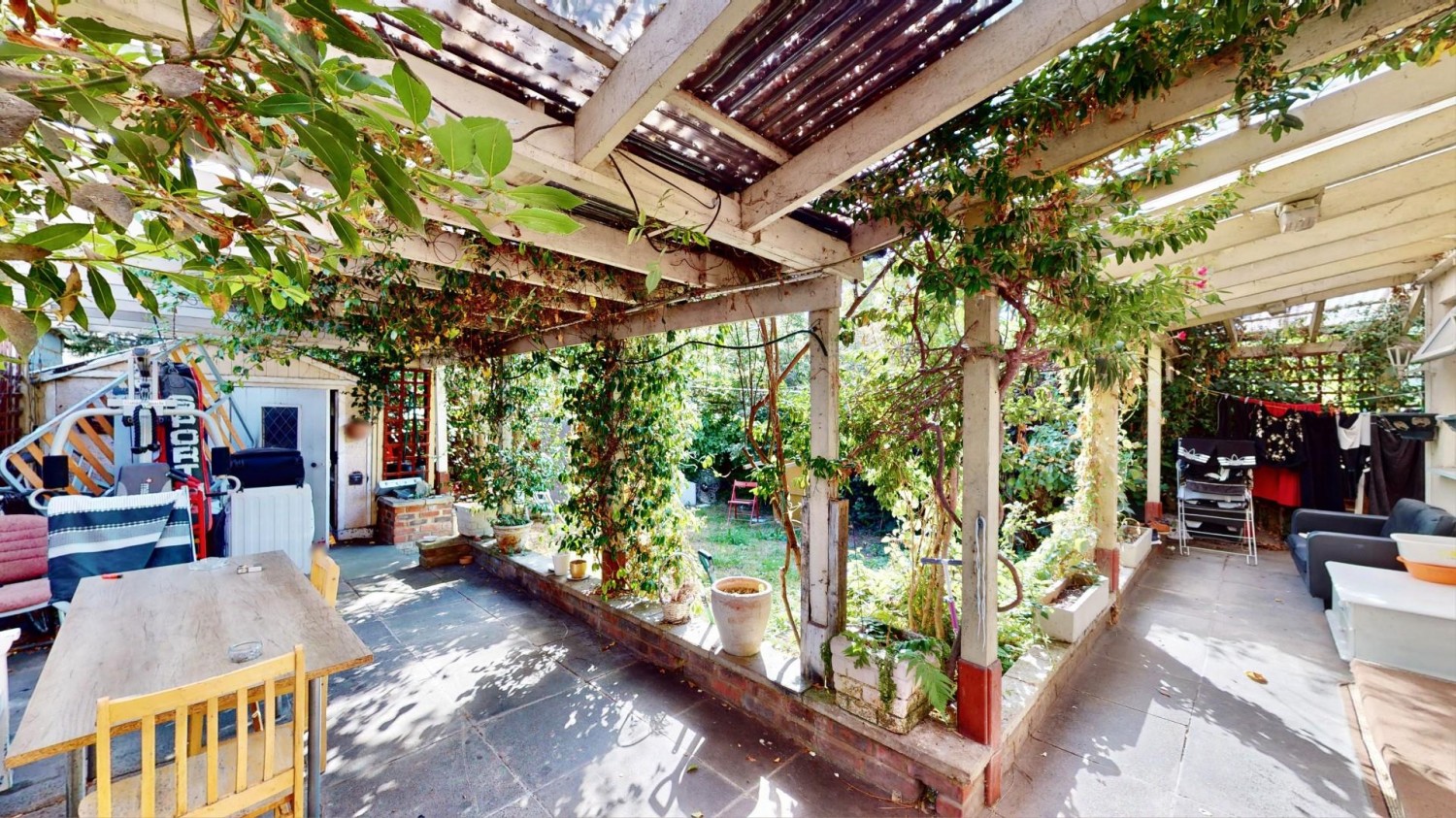 Adelaide Gardens, Chadwell Heath, RM6