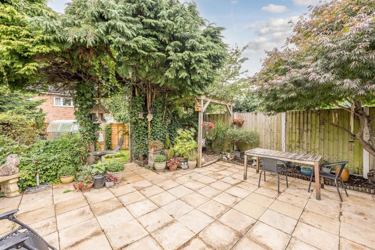 Rivington Close, Norton, Stourbridge, DY8 3YN
