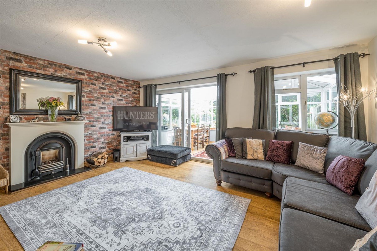 Rivington Close, Norton, Stourbridge, DY8 3YN