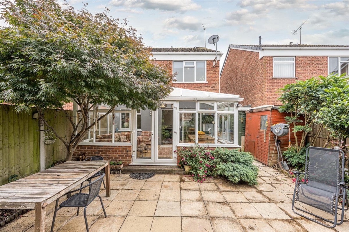 Rivington Close, Norton, Stourbridge, DY8 3YN