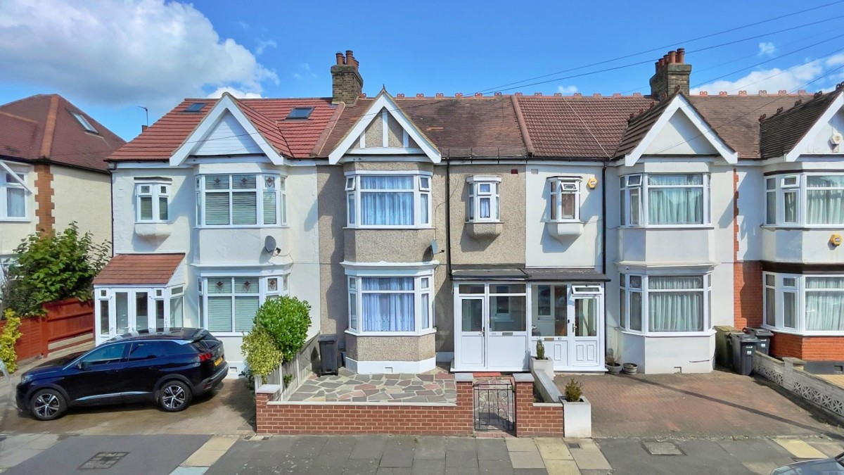 Hamilton Avenue, Ilford, IG6