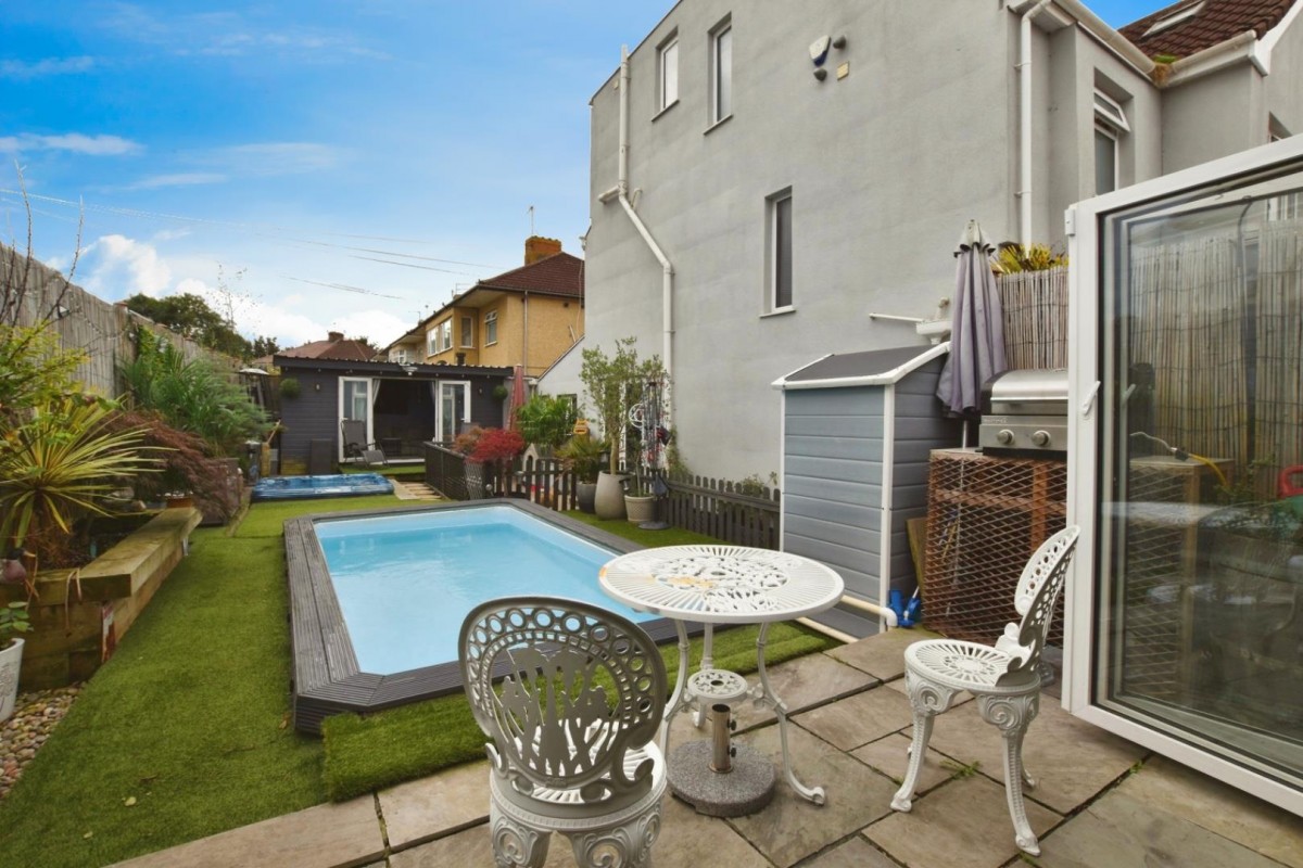 Wharnecliffe Gardens, Bristol