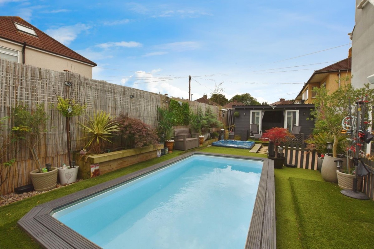Wharnecliffe Gardens, Bristol