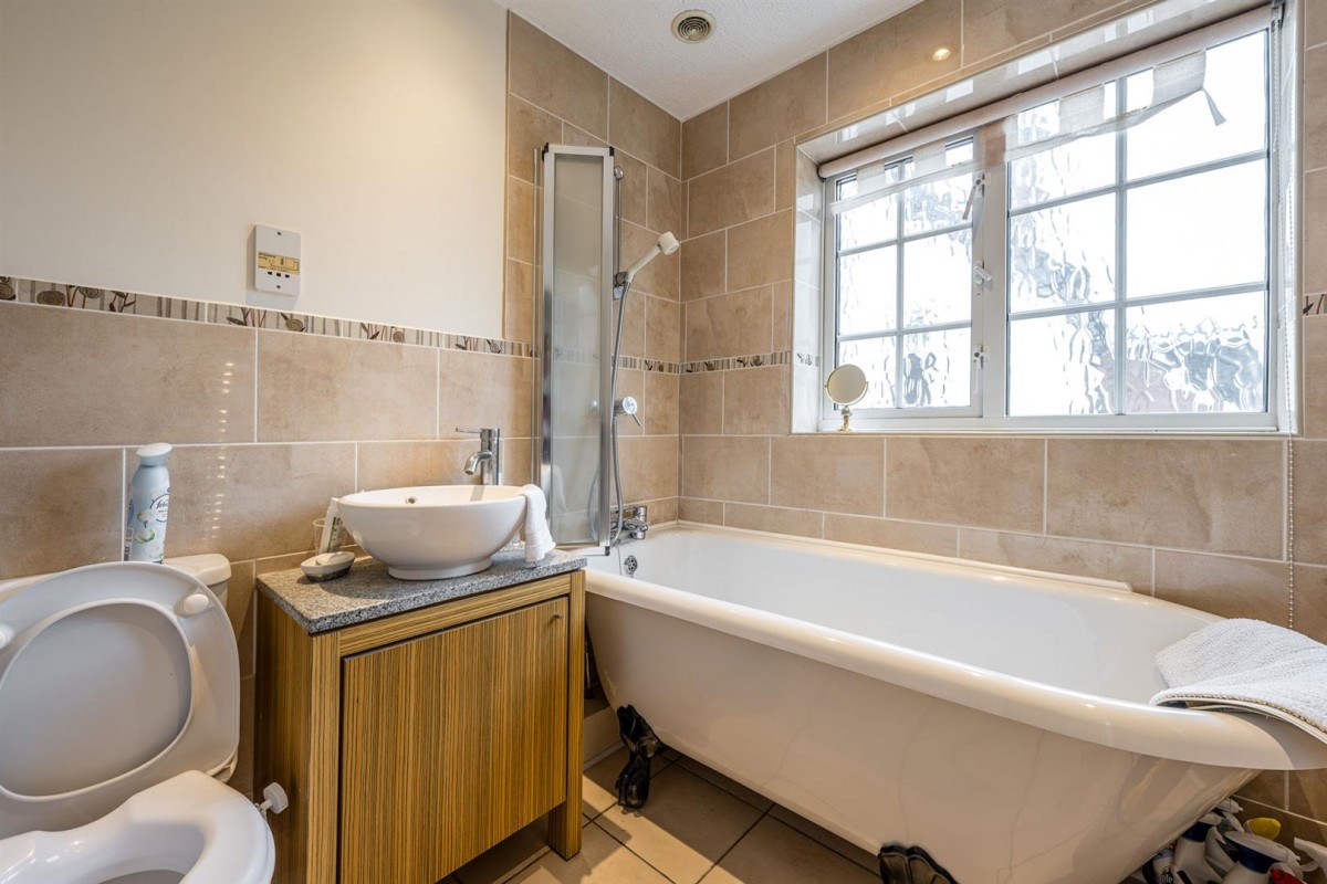 Barnett Lane, Kingswinford, DY6 9PN