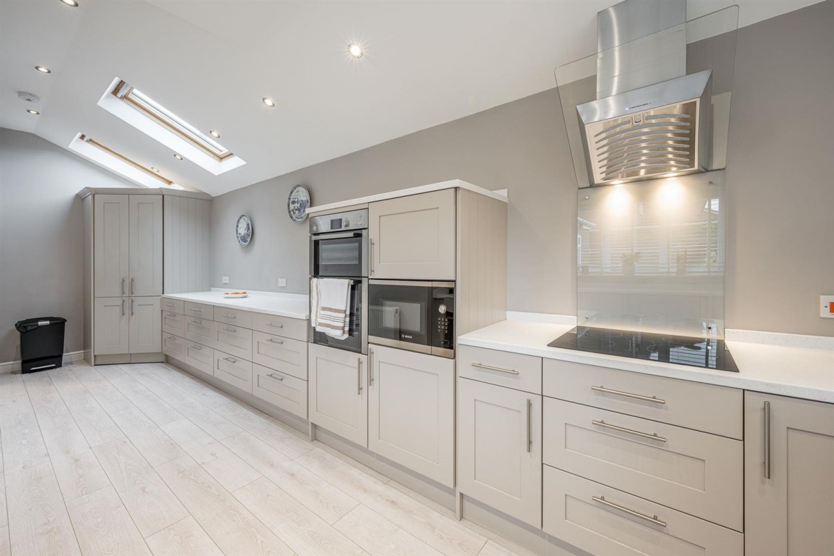 Barnett Lane, Kingswinford, DY6 9PN