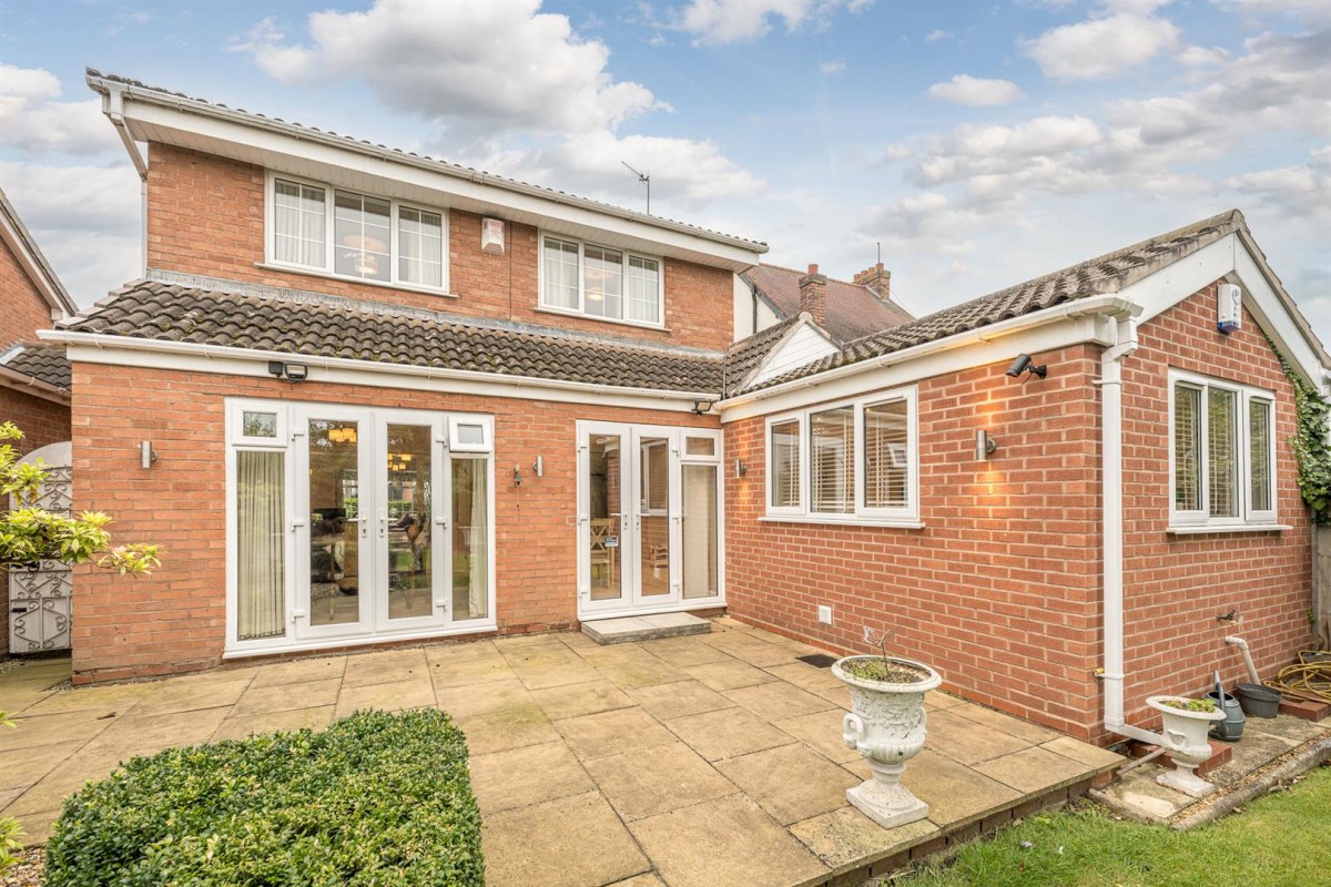 Barnett Lane, Kingswinford, DY6 9PN