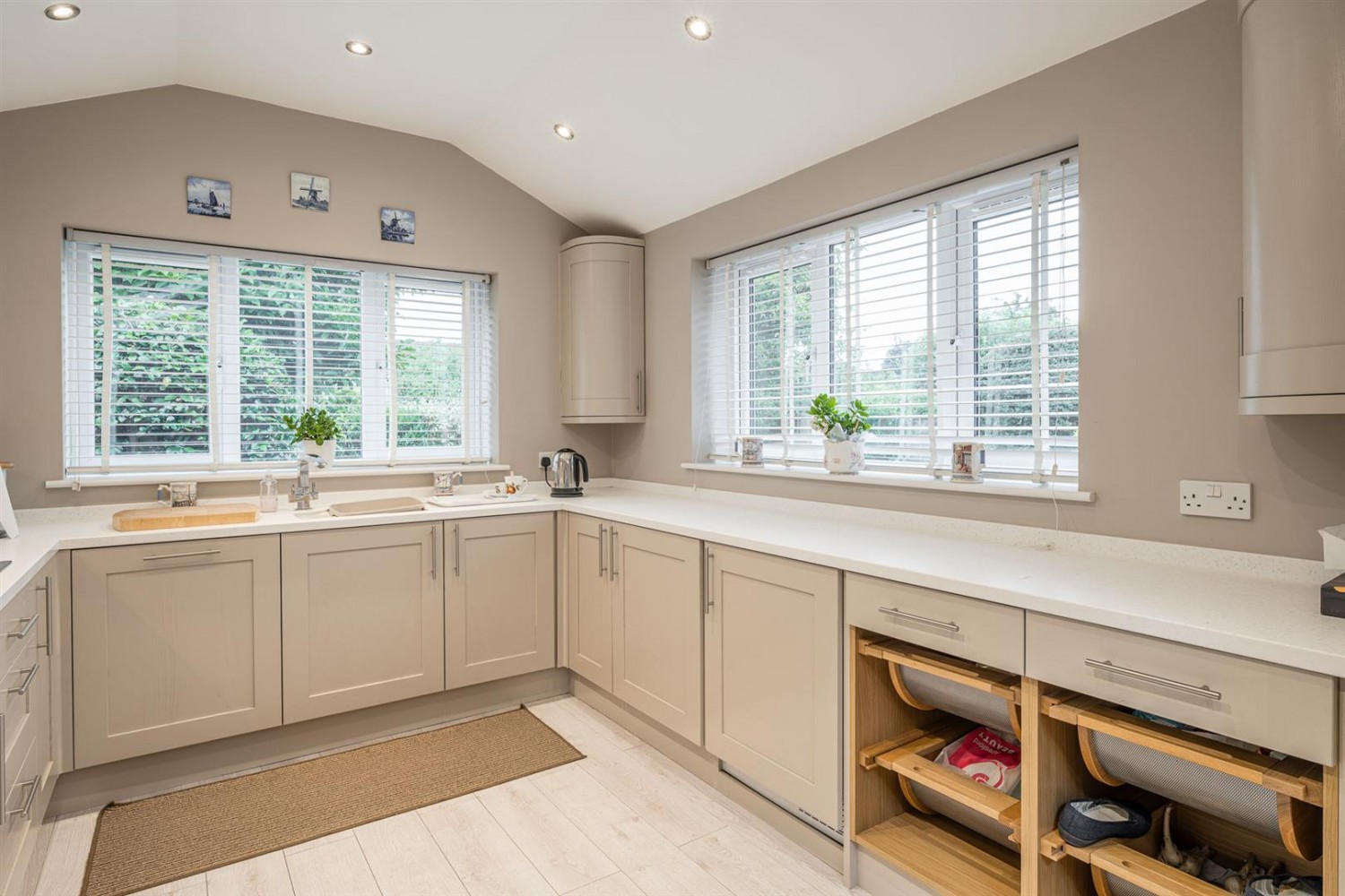 Barnett Lane, Kingswinford, DY6 9PN