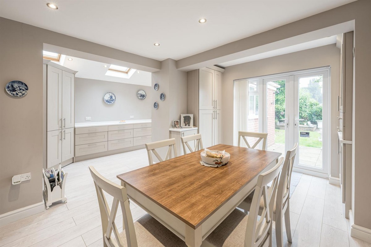 Barnett Lane, Kingswinford, DY6 9PN