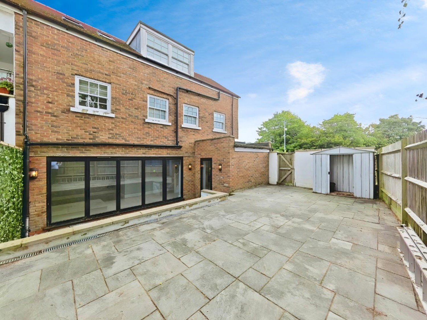 Peach Street, Wokingham