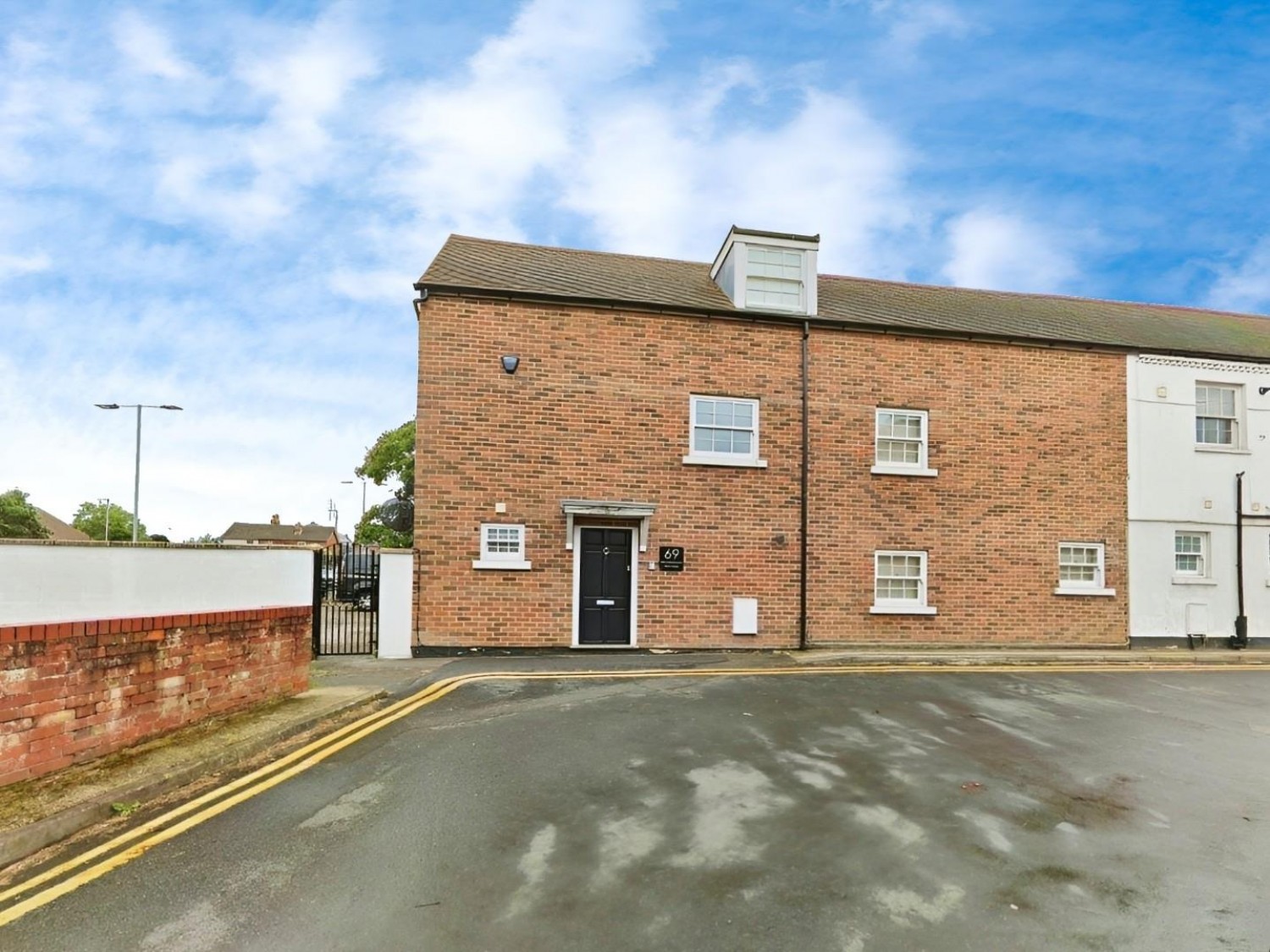 Peach Street, Wokingham